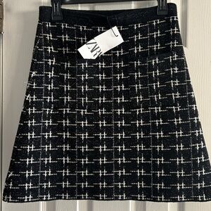 ZARA METALLIC THREAD KNIT SKIRT SIZE L  NWT